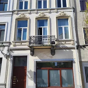 Pensión Alicia, Idealement Situe, Etterbeek
